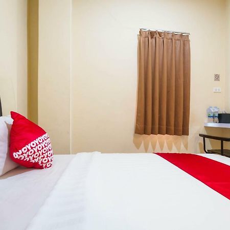 Sentosa Guest House Pontianak Esterno foto