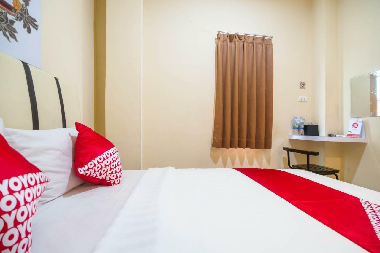 Sentosa Guest House Pontianak Esterno foto